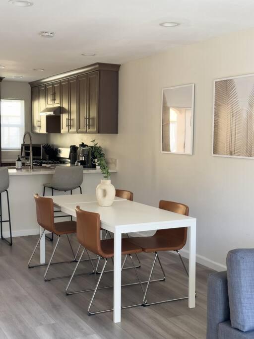 Modern Retreat 1 Mi. From Disney Anaheim Exteriör bild