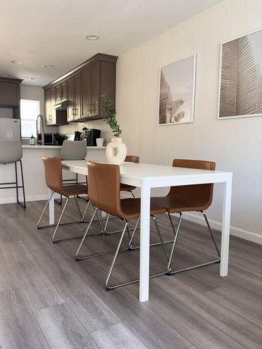 Modern Retreat 1 Mi. From Disney Anaheim Exteriör bild