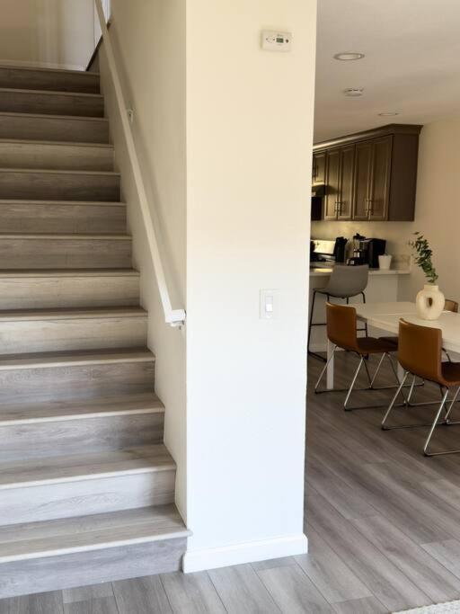 Modern Retreat 1 Mi. From Disney Anaheim Exteriör bild